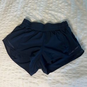 NAVY LULULEMON HOTTY HOT SHORTS